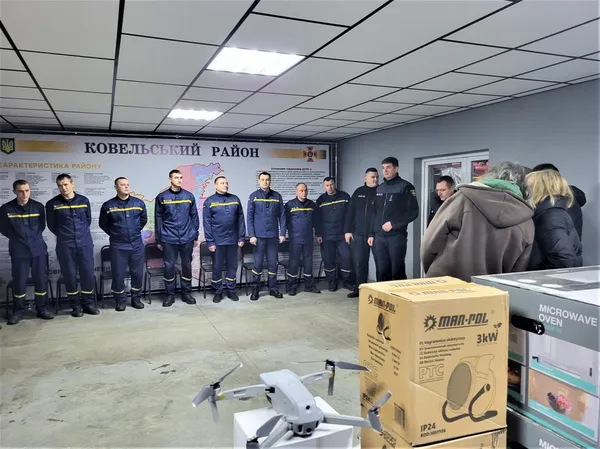 Пожежні рукави, вогнегасники, тепловідбивні костюми: ковельським рятувальникам закупили обладнання (фото)