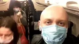 У Київ прибув літак з Італії, багато людей кашляє (відео)