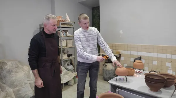 Володимир Кусик та Василь Цапюк тестують «Волинську теплинку»