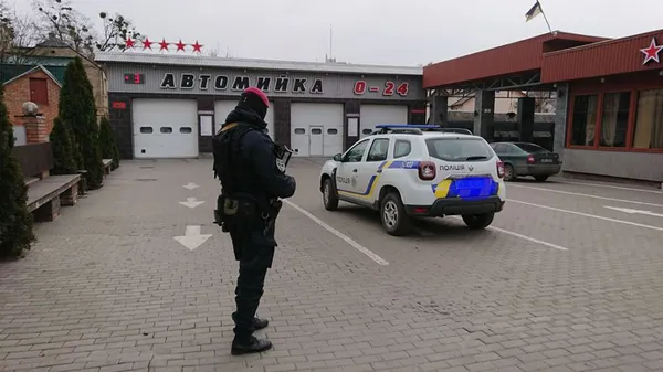 У луцькому кафе, де була стрілянина, – повно силовиків (фото)