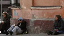 У Луцьку безхатьки ледь не спалили будинок (відео)