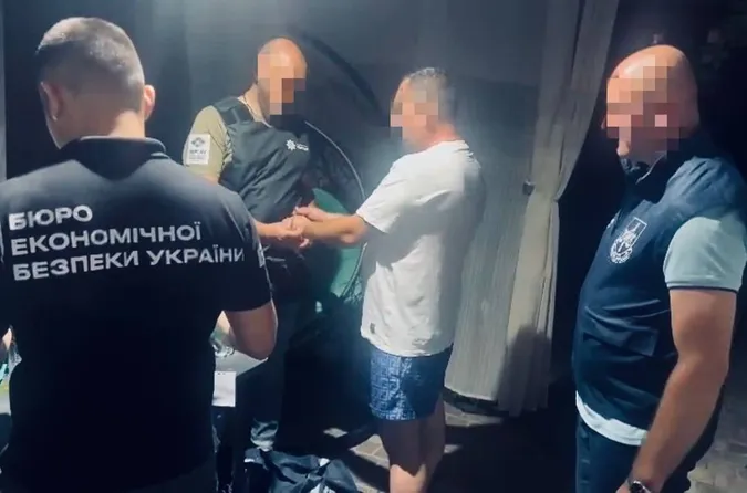 30 українських службовців підозрюють у розкраданні 138 мільйонів для ЗСУ