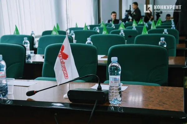 Після смерті міського голови Миколи Романюка депутати то збиралися на сесію, то ігнорували її