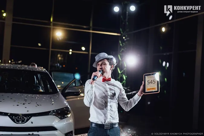 Луцький автосалон провів помпезну презентацію кросовера Toyota RAV4