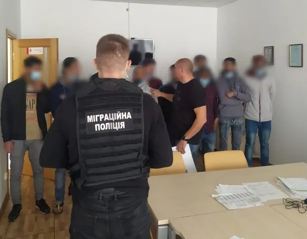 На Волині виявили неоформлених працівників-іноземців: чим займалися