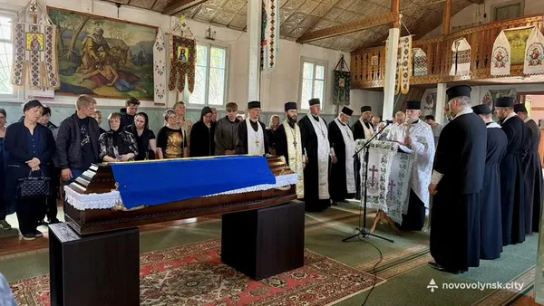 Загинув на Курщині: на Волині попрощалися з полеглим воїном Василем Жуком (фото)