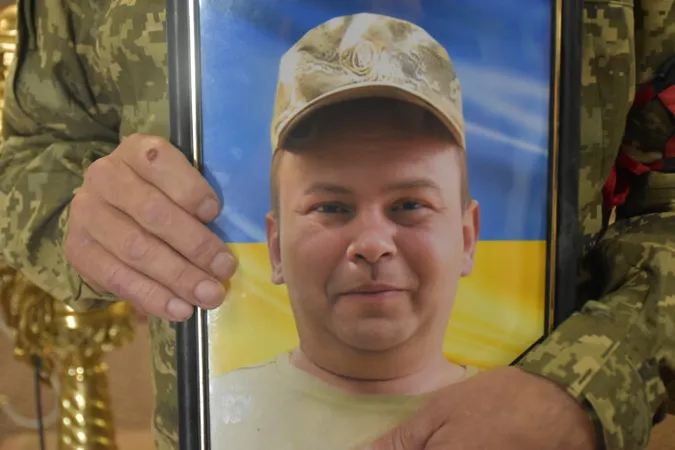 Біля Луцька попрощалися з загиблим на Донеччині воїном Костянтином Ризванюком