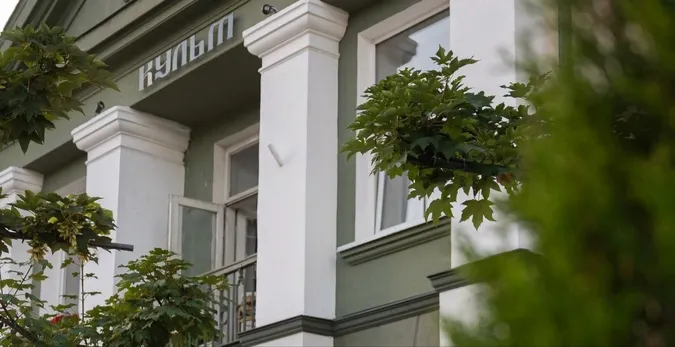Популярний заклад у Луцьку облаштує пандус після того, як туди не зміг заїхати Monatik