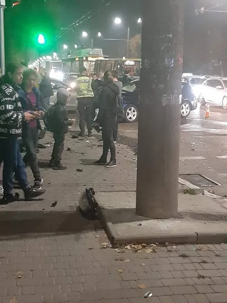 ДТП на Відродження: три автівки в «друзки», є постраждалий (фото, відео)