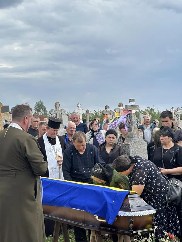 Загинув на Харківщині: на Волині попрощалися з воїном Андрієм Вересом (фото)