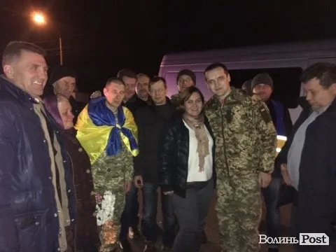 У Луцьку зустріли звільнених з полону бійців (фото)