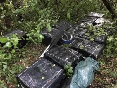 У лісі на Волині знайшли сховок контрабандистів (фото)