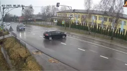 Пролетів дорогою десятки метрів: у Луцькому районі – аварія (відео)