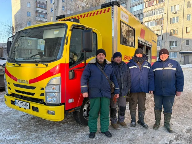 Луцькі комунальники вирушили до Києва допомогти повернути тепло