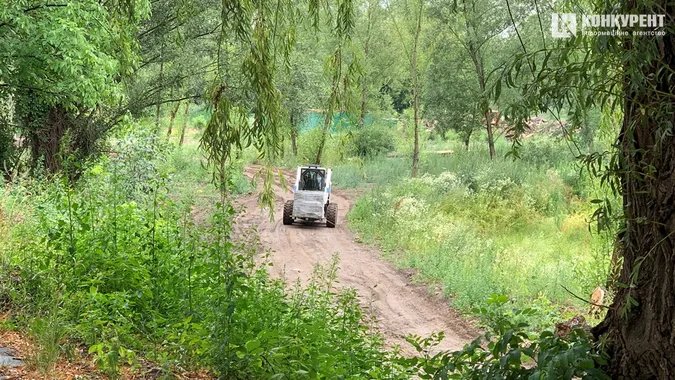 Парк на Набережній у Луцьку за 70 млн (не)будується: що там коїться (фото)