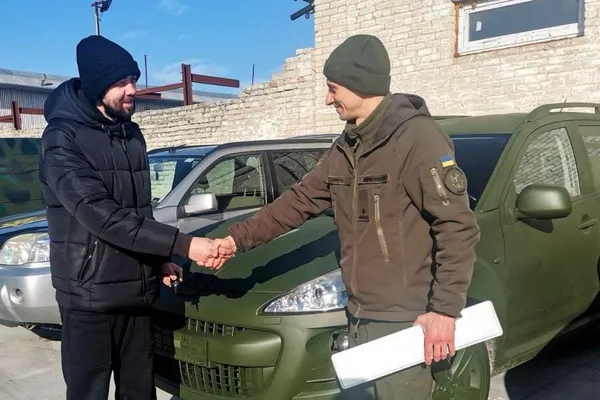 Волинським гвардійцям передали ще одне авто (фото)