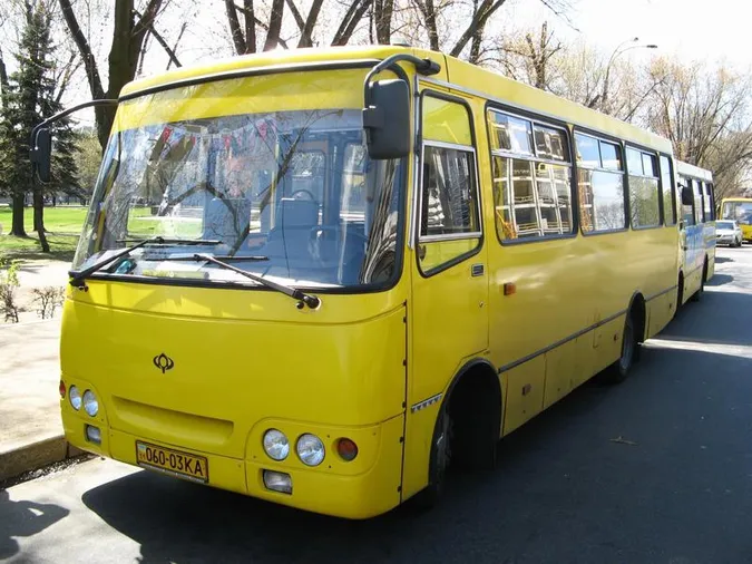 Маршрутці №251 пропонують змінити рух 