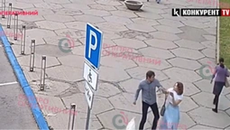 У Дніпрі неадекват за 10 хвилин побив трьох жінок (відео)