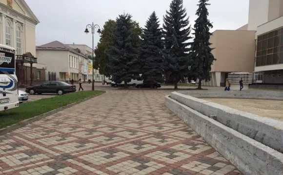 На Театральному майдані до кінця року знову з'являться дерев'яні будиночки
