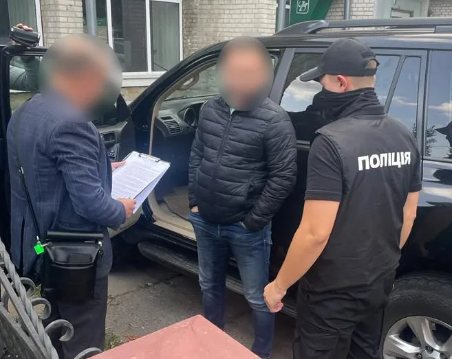 На хабарі зловили начальника управління Волинської ОВА (фото)