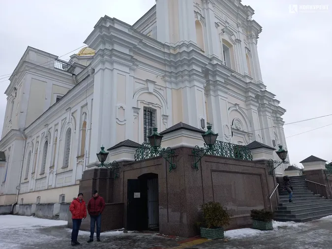 У Луцьку прощаються зі скульптором Миколою Голованем (фото, відео)