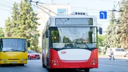 «Тепер дві поїздки – як півбуханки хліба»: як реагують лучани на здорожчання вартості проїзду