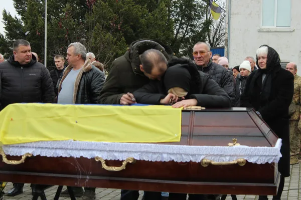 На Волині попрощались із загиблим Героєм Миколою Ковтонюком (фото)