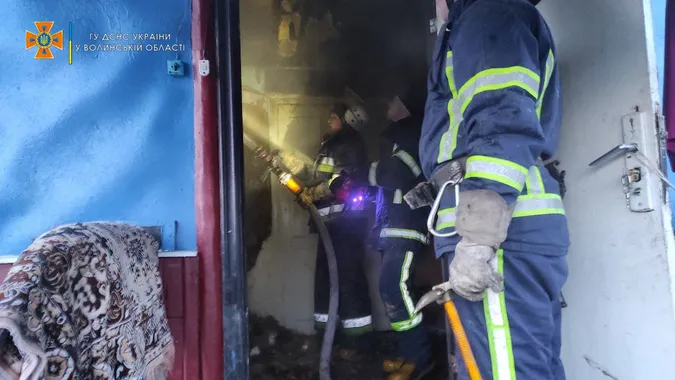 У селі під Луцьком в пожежі постраждала 11-річна дитина (фото, відео)