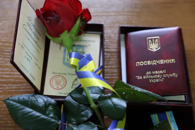 У Луцьку рідним загиблих Героїв вручили державні нагороди (фото)