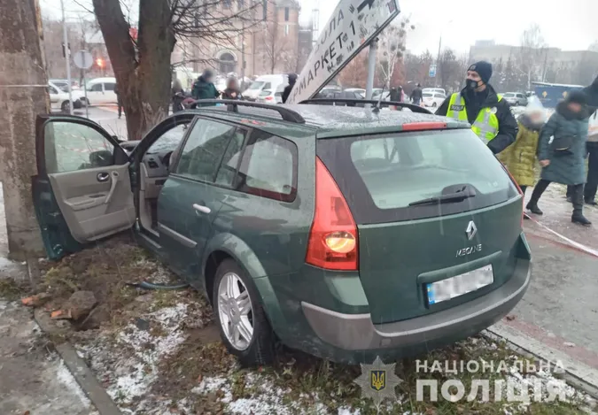 Малолітнього водія, який на переході збив чотирьох людей, взяли під варту (відео)