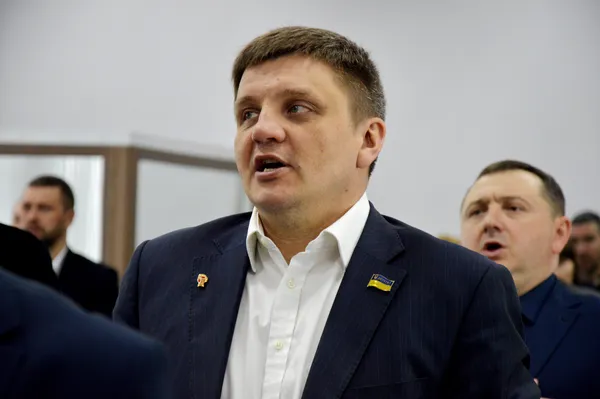 У Луцькій міській раді стало на одну фракцію менше