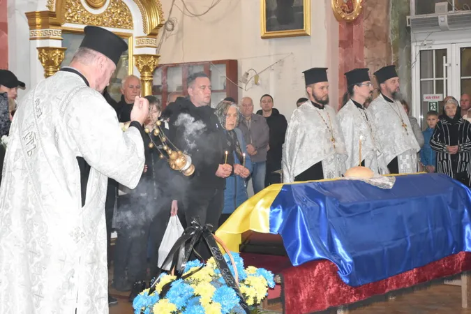 У Луцьку провели в останню дорогу Героя Ігоря Охремчука (фото)