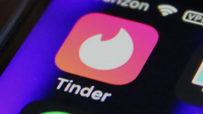 Користувачі Tinder зможуть перевіряти біографію свого співрозмовника