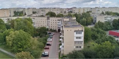 Майже 7 тисяч людей під одним дахом: як лучанам живеться у найдовшому будинку в світі (фото)