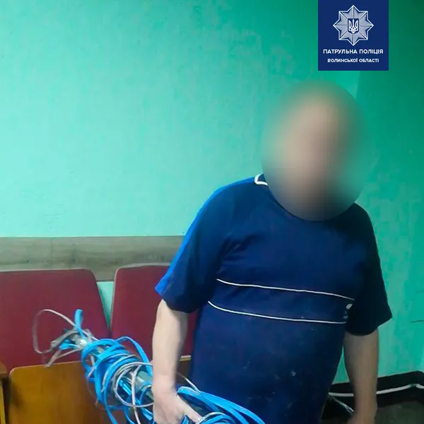 П'яний водій, наркотики, кастет: вночі у Луцьку затримали небезпечних осіб (фото)