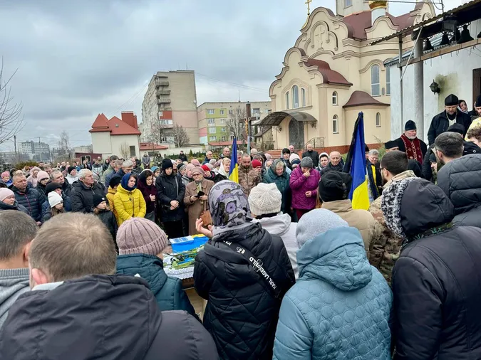 На Волині попрощалися із загиблим воїном Максимом Бірюковим