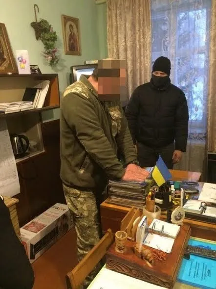 На хабарі спіймали начальника полігону військової частини на Волині (фото, відео)