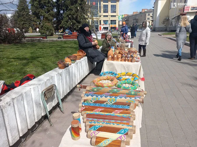 У центрі Луцька стартував Великодній ярмарок (фото)