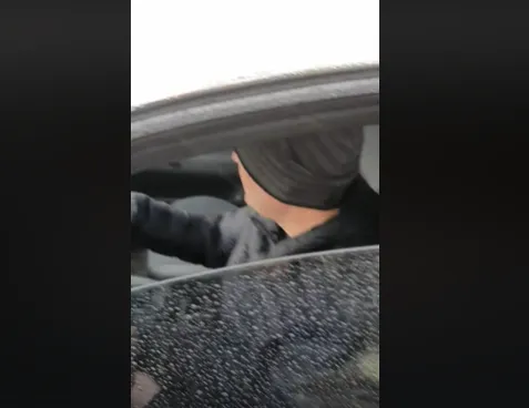 За очільницею луцьких муніципалів стежать невідомі на авто (відео)