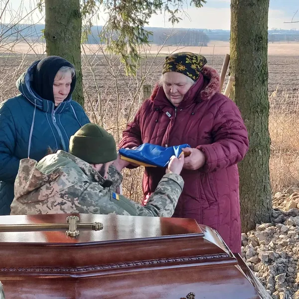 Помер у лікарні: на Волині попрощалися із воїном Олександром Атласом (фото)