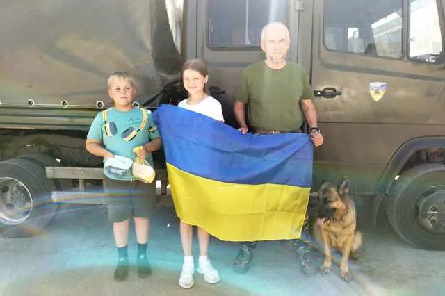 Мама – на передовій: у Ківерцях 12-річна переселенка з другом зібрали 7 тисяч для ЗСУ