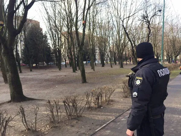 Після скандалу з наркотиками у Луцьку посилили піші патрулювання (фото)