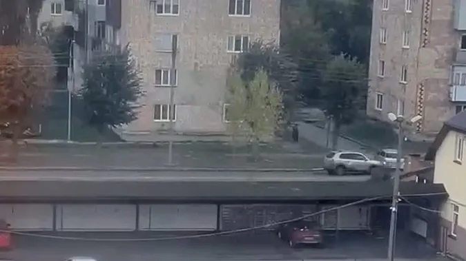 Врізався у стовп і тікав пішки: у Ковелі під час погоні авто ТЦК протаранило цивільну машину