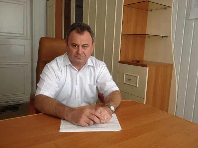 Е-декларація: чим і як живе начальник ДМС Волині