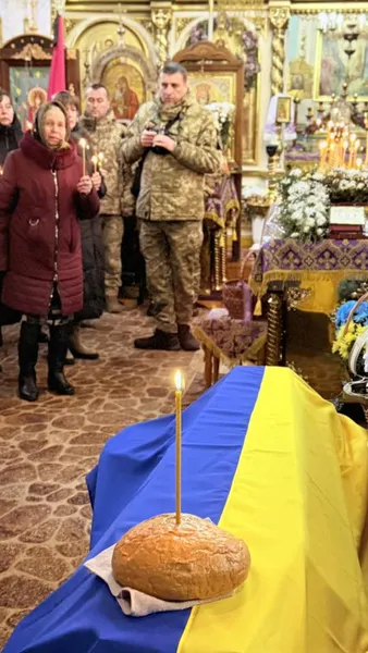 На Волині попрощалися із загиблим молодим воїном Богданом Божком (фото)