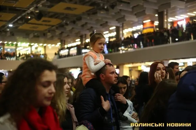 У луцькому «ПортCity» відгримів концерт гурту «Без обмежень» (фото)