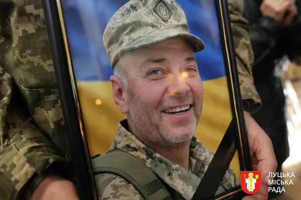 У Луцьку попрощалися з полеглими воїнами Володимиром Крачуновим та Валерієм Чайковським (фото)
