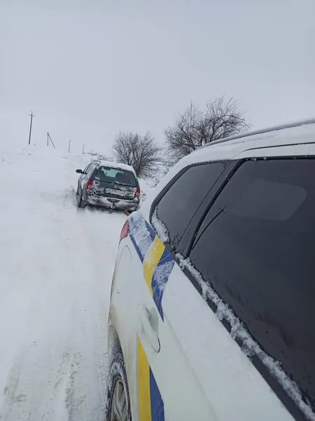 На Волині поліцейські допомогли десяткам водіїв, які потрапили в халепу (фото)