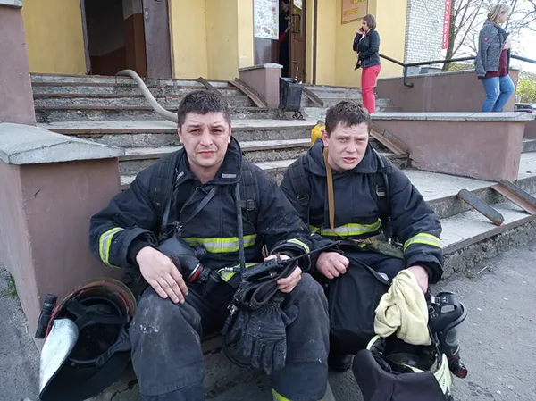 У Луцьку горіла квартира в багатоповерхівці: постраждала жінка (фото)
