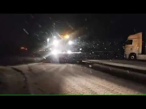 Після снігопаду на дороги Волині вигнали 37 одиниць спецтехніки (відео)